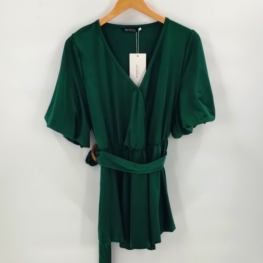 BloomChic blouse v neck green 14-16 pocket puff sleeve with belt snap closure